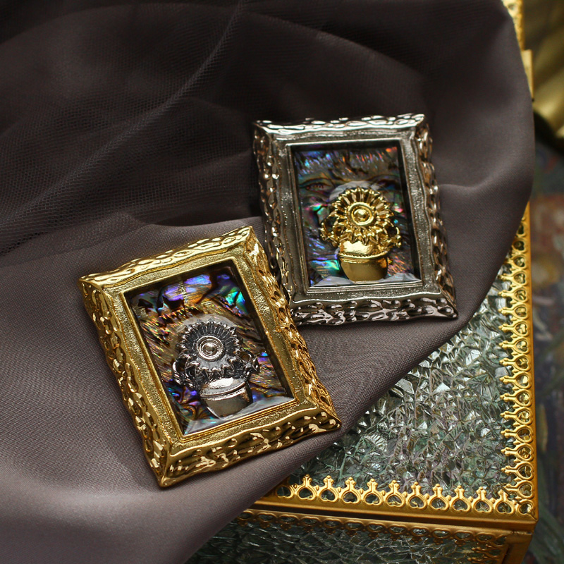 Винтажная брошь в виде подсолн – обзор и цена Vintage Collectible Pins